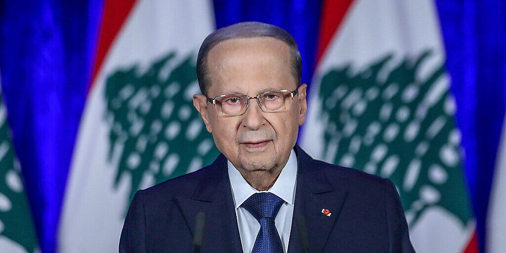 Der libanesische Präsident Michel Aoun hat die Beratungen im Parlament über die Bildung einer neuen Regierung vertagt. (Archivbild)