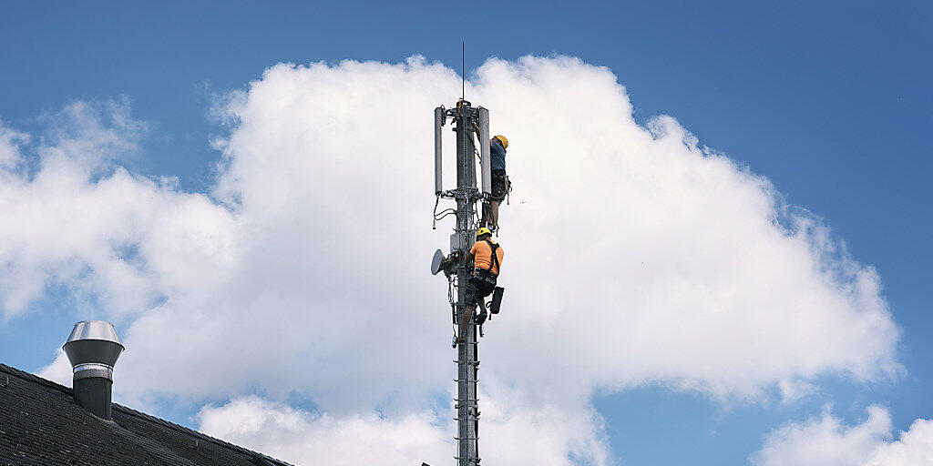 Bei der Vergabe von Mobilfunkfrequenzen im Hinblick auf die neue Technologie 5G sind viele Antennen bereits am Anschlag der Strahlenschutzgrenzwerte. (Archiv)