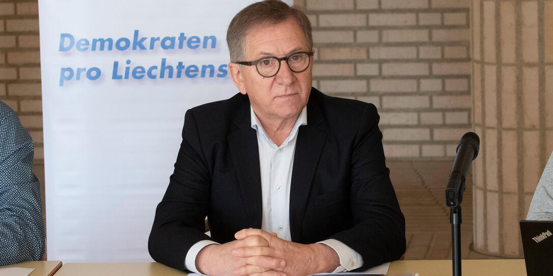 PK DpL in der Säulenhalle Vaduz PK DpL in der Säulenhalle Vaduz