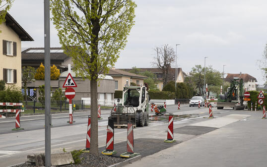 Die Landstrasse (Abschnitt Rathaus Ruggell gen Bendern) ist bis Ende 2021 nur einspurig (von Norden nach Süden) befahrbar.
