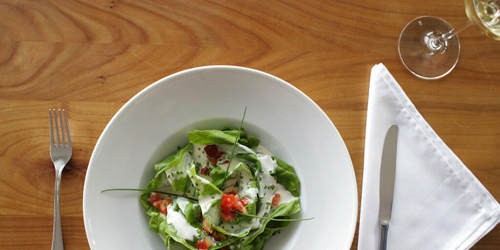 Der Aktionsplan soll die Menschen in der Schweiz bei der Wahl eines gesunden Lebensstils und einer ausgewogenen Ern&auml;hrung unterst&uuml;tzen. (Symbolbild)