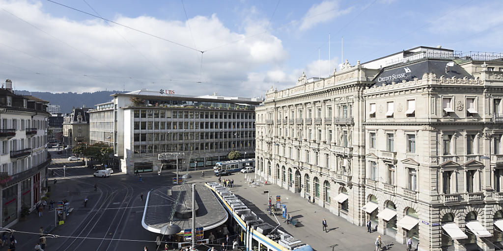 Heute entscheidet die Europäische Zentralbank (EZB) über die Zinsen. Bis die Sparbücher in der Schweiz wieder Geld abwerfen, wird es noch Monate dauern. (Archiv)