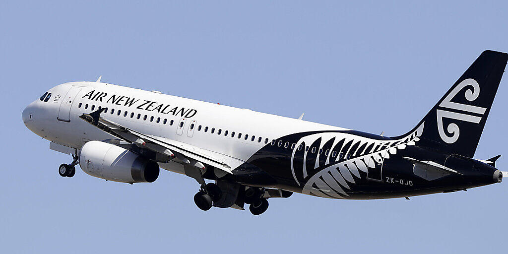 Die neuseeländische Fluggesellschaft Air New Zealand schränkt ihre internationalen Flüge ein. Damit soll sichergestellt werden, dass die Quarantäne-Stationen im Zuge der Corona-Pandemie nicht überfüllt sind. (Archivbild)
