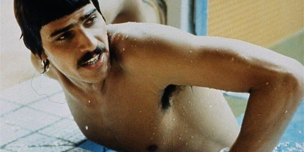 Mark Spitz klettert aus dem Bassin.