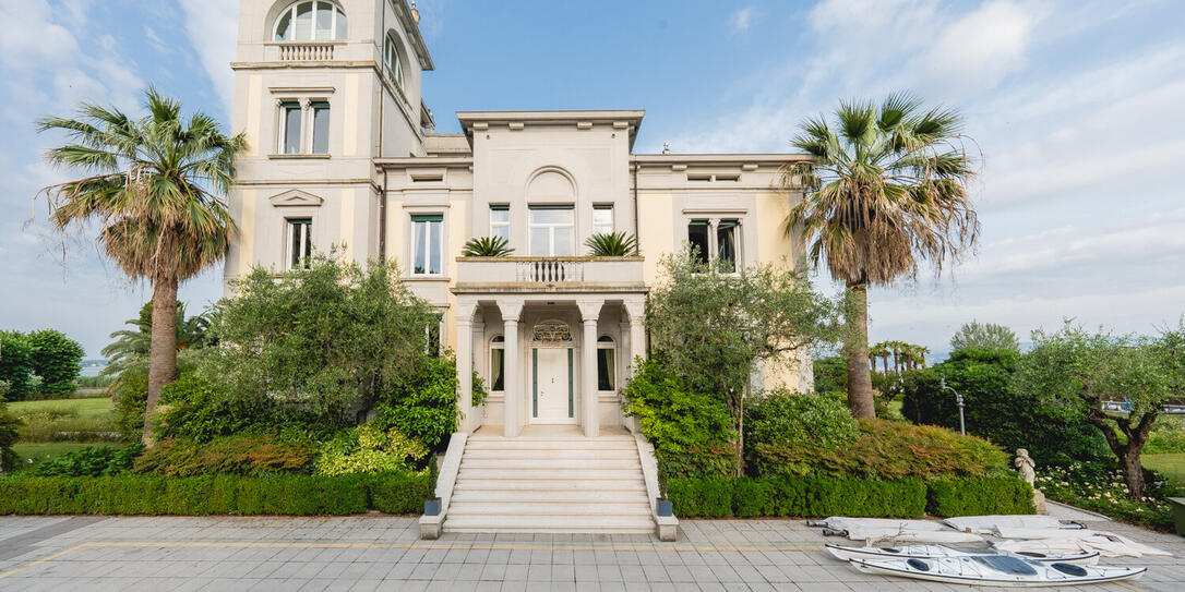 Signa Holding verwertet Inventar der Liegenschaft &bdquo;Villa Ansaldi&ldquo; am Gardasee &ndash; Auktion bis 14. Juli