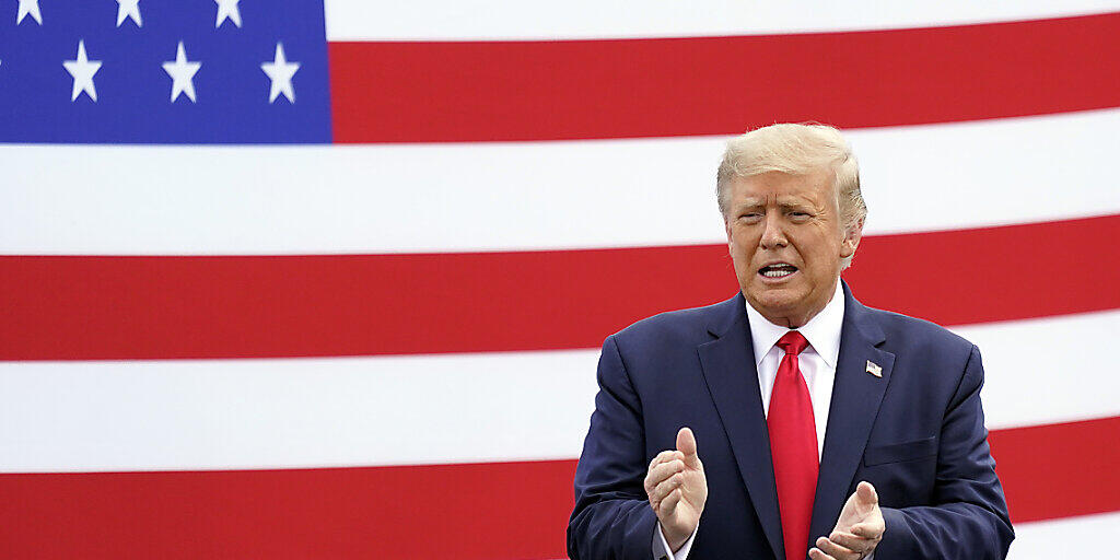 US-Präsident Donald Trump: «Ich wollte es immer herunterspielen.» Foto: John Raoux/AP/dpa US-Präsident Donald Trump: «Ich wollte es immer herunterspielen.» Foto: John Raoux/AP/dpa