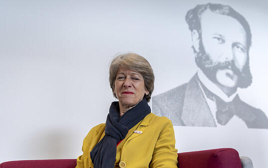 Erst gerade gab sie das Präsidium des Schweizerischen Roten Kreuzes ab, nun ist alt Bundeskanzlerin Annemarie Huber-Hotz an einem Herzversagen gestorben. (Archivbild)