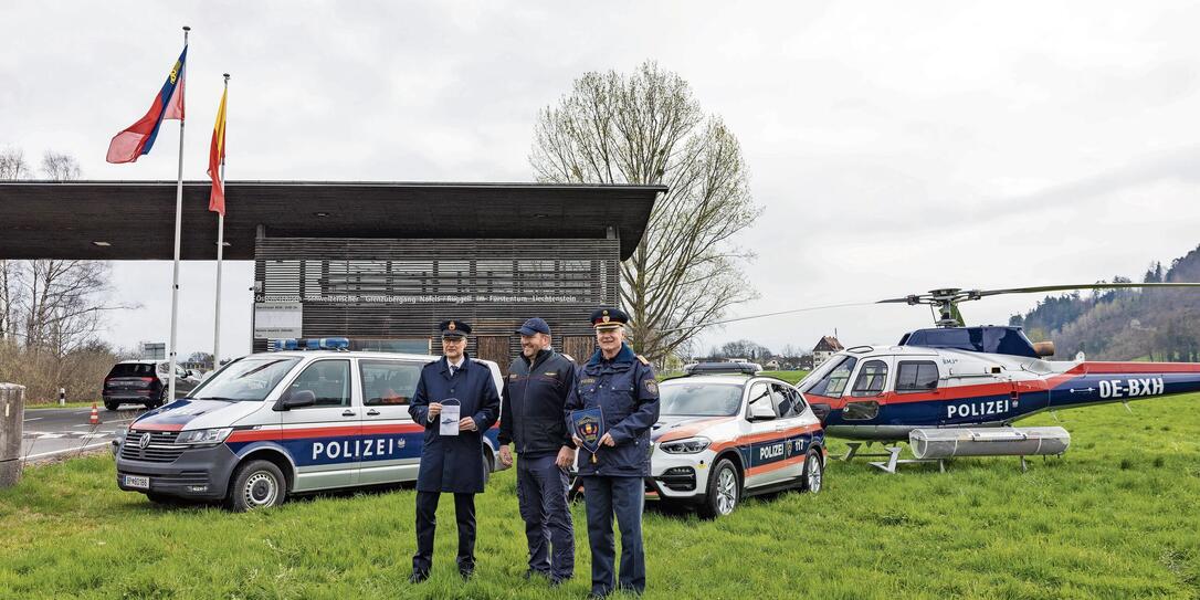 Flugpolizei und Landespolizei in Ruggell