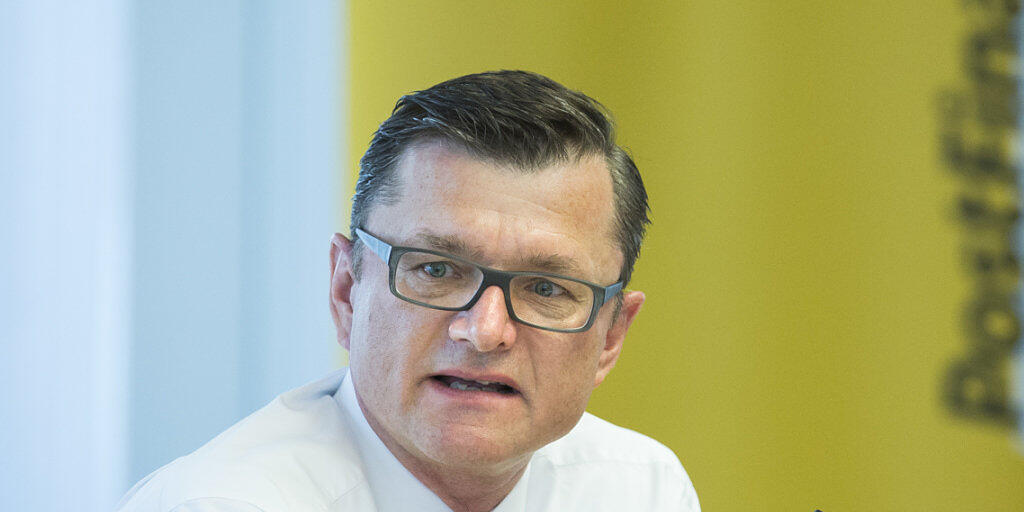 "Die Regulierung ist für die Postfinance eine Giftpille", sagte Hansruedi Köng, CEO von Postfinance. Am Donnerstag gab er Auskunft über die geplanten Entlassungen bei der Postfinance.