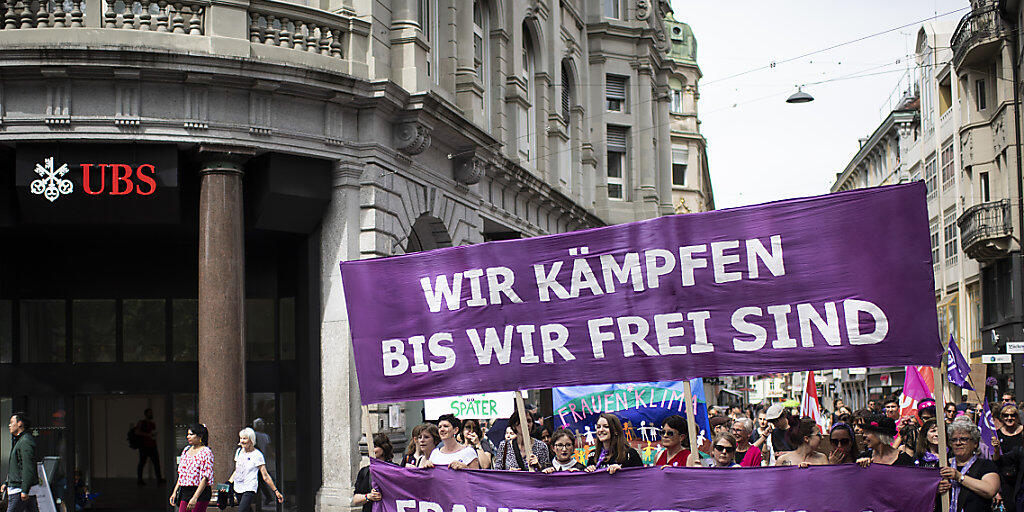 Klare Ansage der Teilnehmenden am Frauenstreik in St. Gallen.