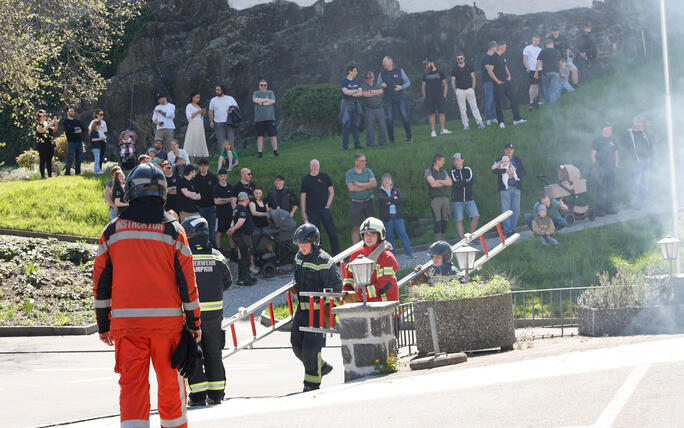 Schluss&uuml;bung beim Kurs f&uuml;r neue Feuerwehrleute beim "Restaurant L&ouml;wen&raquo; in Gamprin-Bendern.