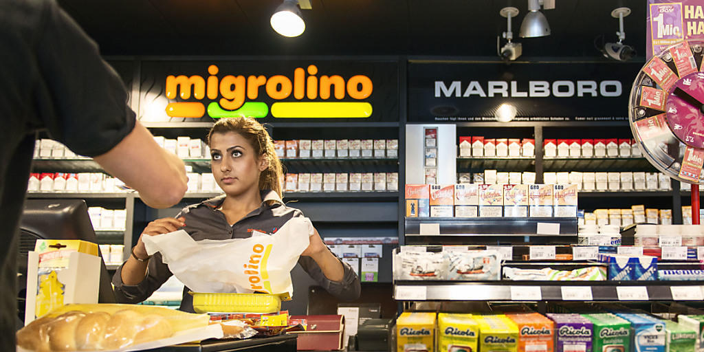 Migrolino-Shop an einer SOCAR-Tankstelle: Die realen Umsätze mit Nahrungsmitteln, Getränken und Tabakwaren haben in der Schweiz im April stagniert.