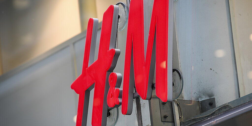 Corona-Krise färben Bilanz von Modekonzern H&M tiefrot. (Archiv)