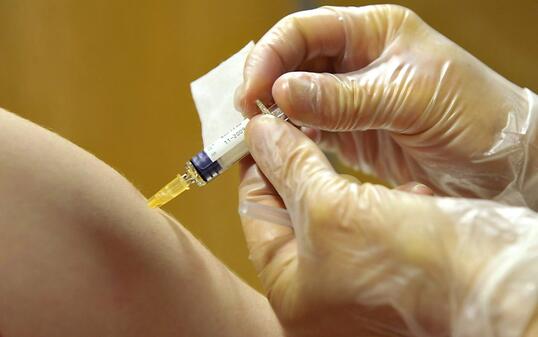 Seit dem Jahr 2000 wurden laut WHO rund 5,5 Milliarden Masern-Impfdosen an Kinder verabreicht (Archiv)