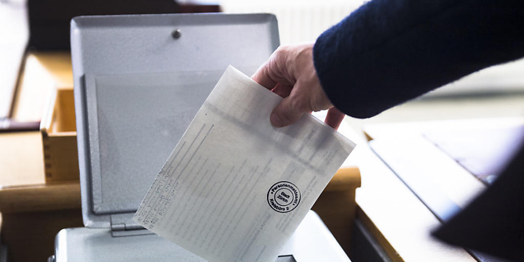 In der Deutschschweiz haben die meisten Wähler SVP-Kandidaten auf ihre Wahllisten genommen - in der lateinischen Schweiz machte hingegen die FDP das Rennen. (Symbolbild) In der Deutschschweiz haben die meisten Wähler SVP-Kandidaten auf ihre Wahllisten genommen - in der lateinischen Schweiz machte hingegen die FDP das Rennen. (Symbolbild)