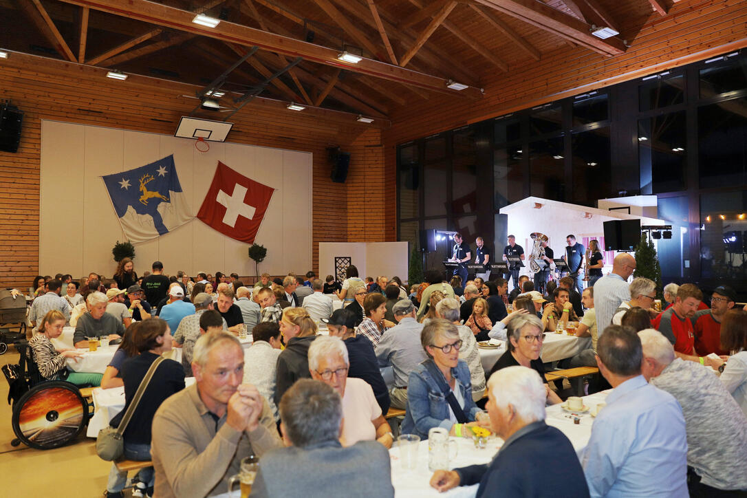 &Auml;LL-Party in R&uuml;thi
