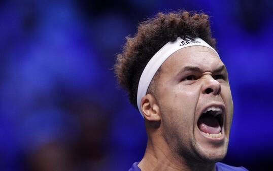 Der Franzose Jo-Wilfried Tsonga glich im Davis Cup gegen Belgien am ersten Tag zum 1:1 aus