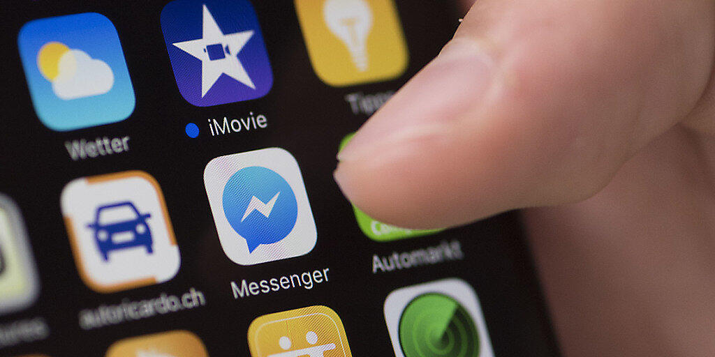 Über Chat-Dienste wie Messenger oder WhatsApp sollen künftig Überweisungen in der Facebook-Währung Libra ausgeführt werden können. Über Chat-Dienste wie Messenger oder WhatsApp sollen künftig Überweisungen in der Facebook-Währung Libra ausgeführt werden können.