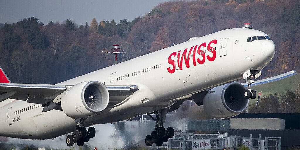 Kunden, die schon lang auf eine Rückzahlung für Swiss-Tickets warten, sollen in den nächsten sechs Wochen ihr Geld erhalten. (Archiv) Kunden, die schon lang auf eine Rückzahlung für Swiss-Tickets warten, sollen in den nächsten sechs Wochen ihr Geld erhalten. (Archiv)