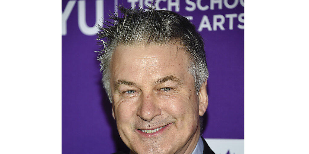 Alec Baldwin ist offenbar ein gefragter Mann: Aus terminlichen Gründen kann der Schauspieler die Rolle des Vaters von Batman nicht übernehmen. (Archivbild)