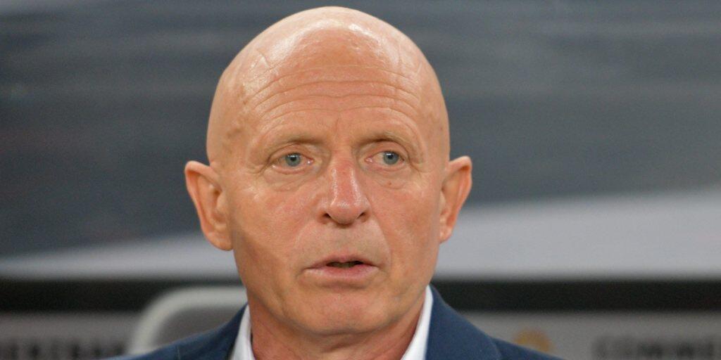 Zieht nach dem 1:5-Debakel gegen Russland die Konsequenzen: Tschechiens Nationalcoach Karel Jarolim