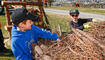 Kinder bauen Funken in Schaanwald