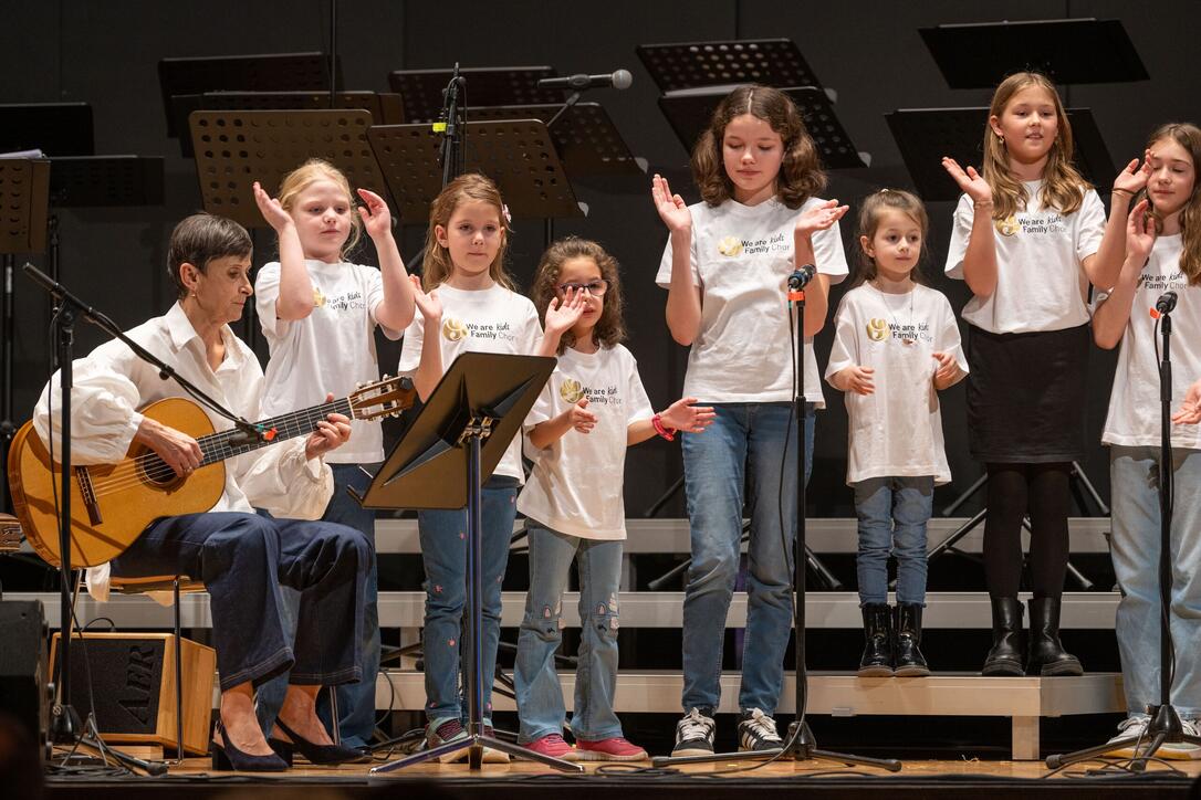 Jahreskonzert-We-are-Family-Chor