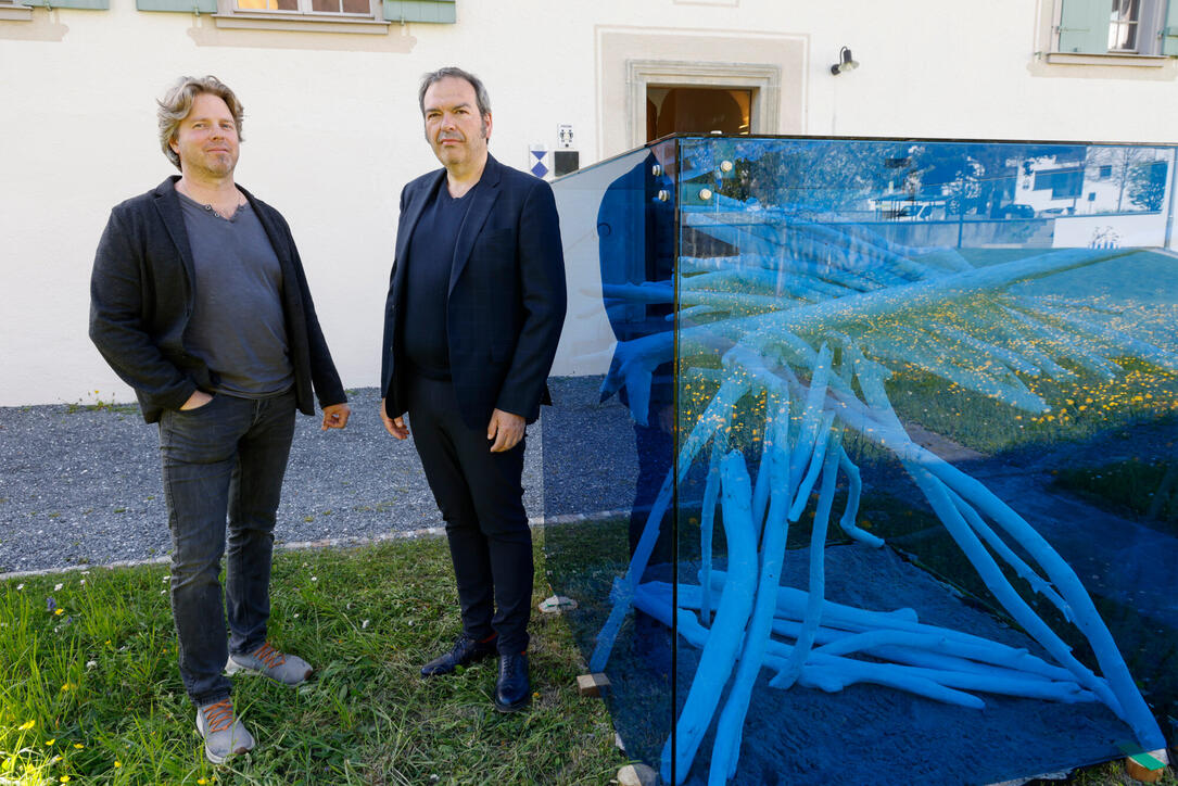 Vernissage &laquo;Interferenzen&raquo; mit Werken von Michael Tolloy und Patrick Kaufmann im Alten Pfarrhof  Balzers.