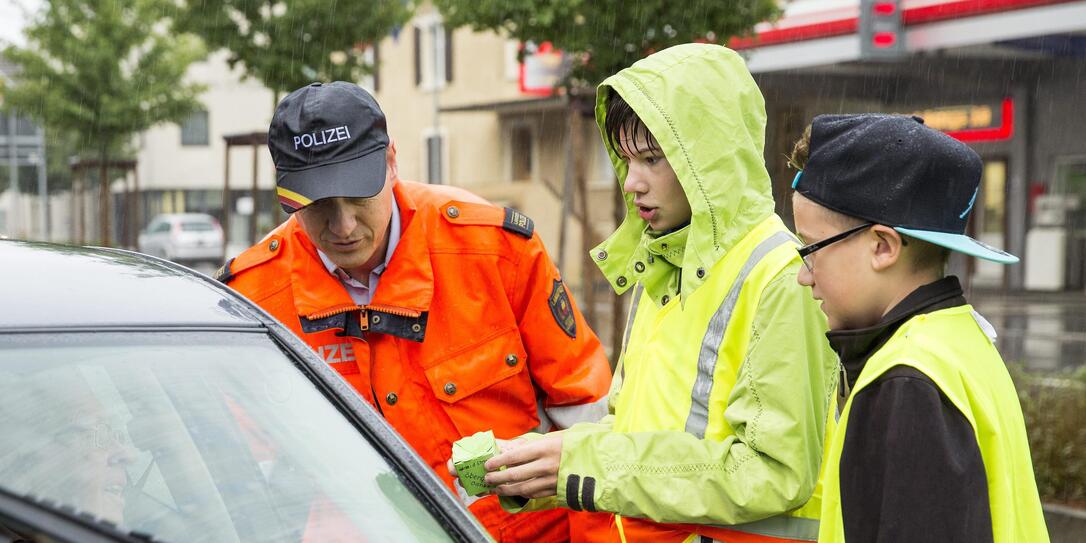 NUR ONLINE - Verkehrsaktion "Achtung Kinder" in Triesen