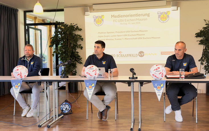 Die USV informierte mit Trainer Patrick Winkler (v. l.), Pr&auml;sident Mathias Speiser und Sportchef Agim Zeqiri &uuml;ber die angespannten Monate und der zuk&uuml;nftigen Ausrichtung des Vereins f&uuml;r die kommende Spielzeit.