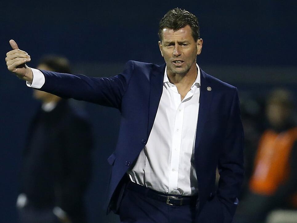 Michael Skibbe gibt bei der griechischen Nationalmannschaft weiterhin die Richtung vor