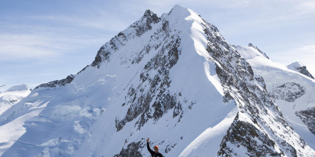 Freddy Nock auf dem Hochseil zwischen Piz Prievlus und Biancograt