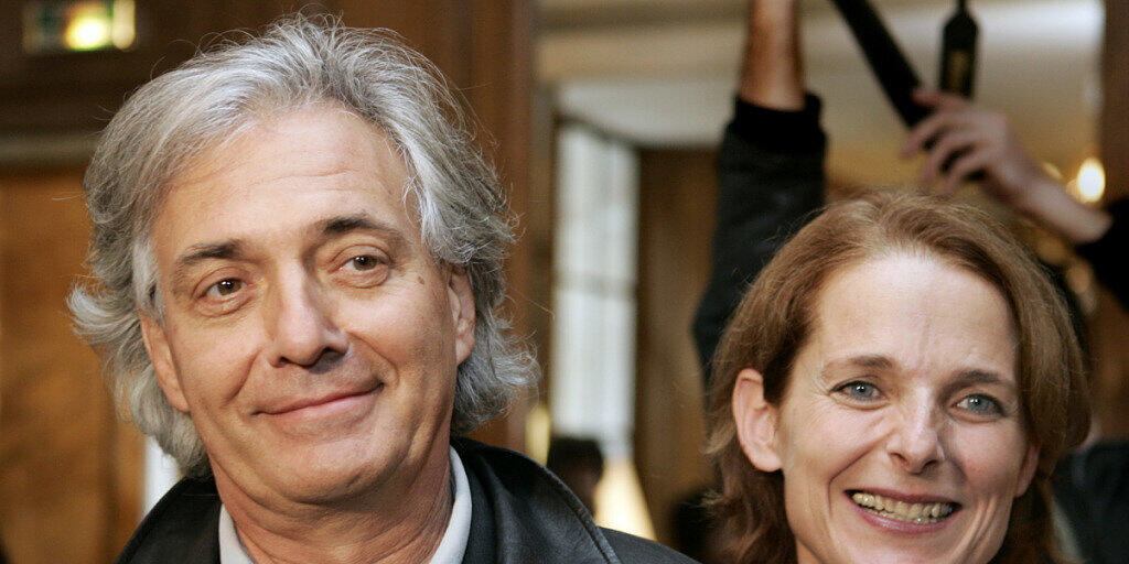 Jean-Paul Dubois (mit unbekannter Frau, Archivbild aus dem Jahr 2003). Jean-Paul Dubois (mit unbekannter Frau, Archivbild aus dem Jahr 2003).