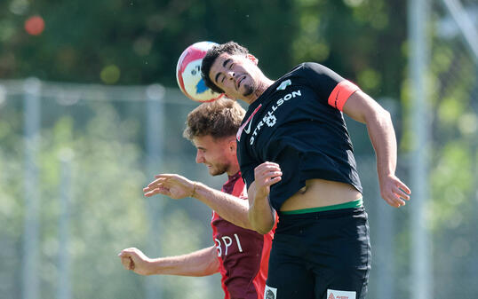 Für Niklas Lang (l.) bedeutet das letzte Spiel der aktuellen Vorbereitung auch ein Wiedersehen mit seinem Ausbildungsverein TSV 1860 München.