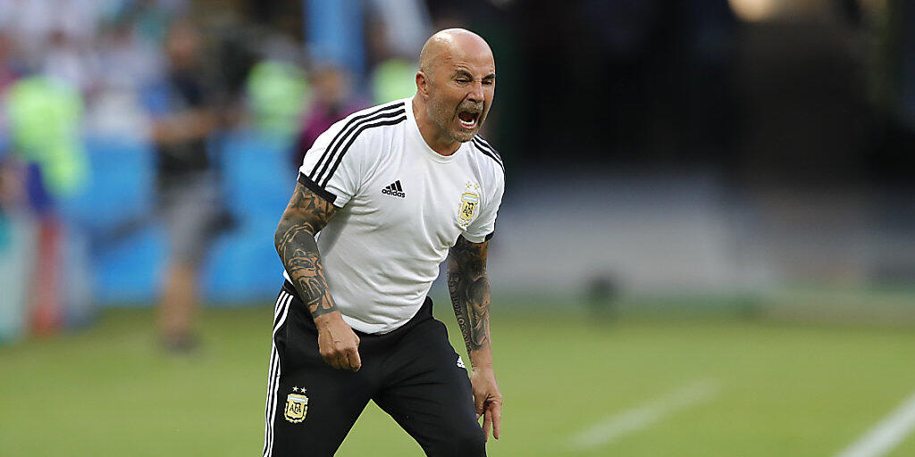 Wie erwartet wird das schwache WM-Abschneiden von Argentinien Nationaltrainer Jorge Sampaoli zum Verhängnis
