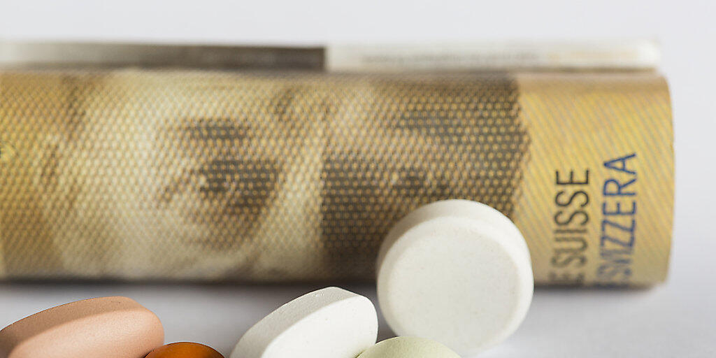 Da die Preise den Zugang zu lebenswichtigen Medikamenten bedrohen, soll der Bund laut der NGO Public Eye bei Extrempreisen mit Zwangslizenzen eingreifen. (Symbolbild)