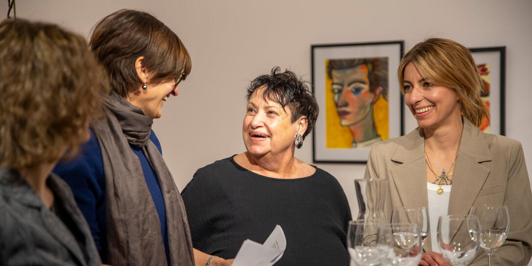Vernissage «Kunst verbindet» mit Gerti Tkavc, Sabine Reginato,