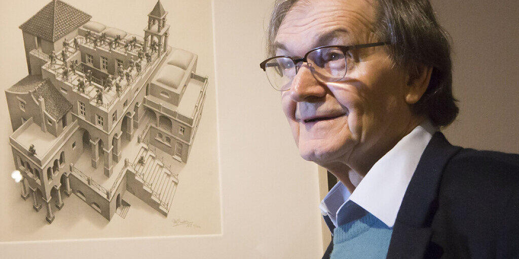 Der frischgebackene Physik-Nobelpreisträger Roger Penrose hat viele Talente und mag beispielsweise Geometrie. 1997 strengte er eine Copyright-Klage gegen den Kleenex-Hersteller an, weil dieser ein von Penrose erfundenes Muster auf WC-Papier prägte. (Archivbild)