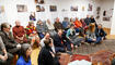 Vernissage der Austellung «Ma maus halt reda med da Lütt, med am Vää tuat mas oo». Küefer-Martis Huus, Ruggell.
