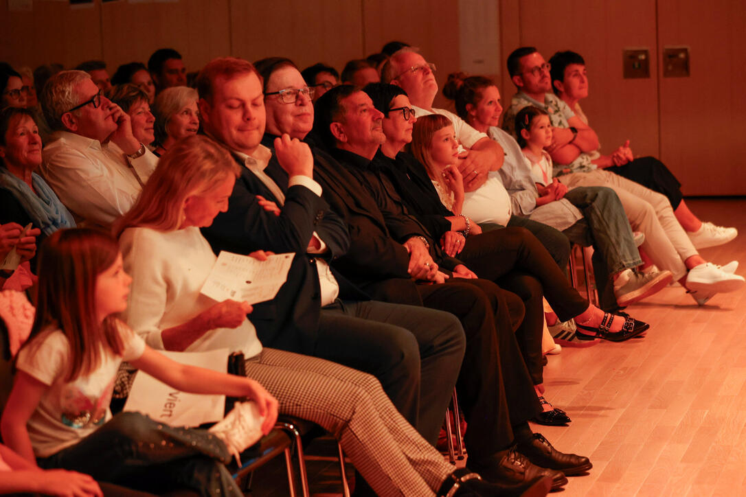 Jubil&auml;umskonzert des Young Unlimited Chors im Gemeindesaal von Mauren.