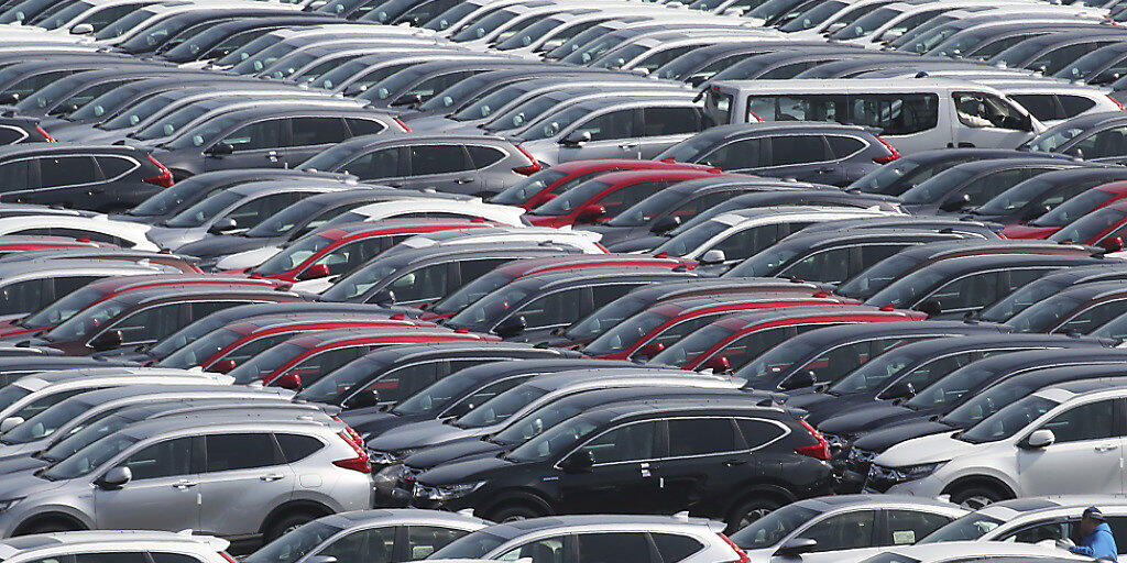 Die Anzahl der neu in Verkehr gesetzten Autos in der Schweiz und im Fürstentum Lichtenstein ist im Mai gegenüber dem Vorjahresmonat zwar leicht gewachsen, aber nicht mehr so stark wie in den beiden Vormonaten März und April. (Symbolbild)