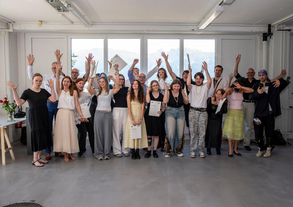 Vorkurs-Abschlusspräsentation und feierliche Übergabe der Abschlusszeugnisse in der Kunstschule Liechtenstein, Nendeln