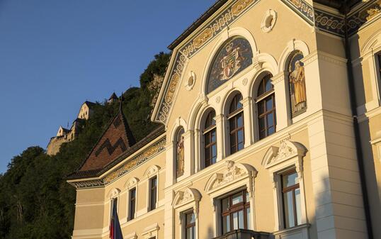 Regierungsgebäude Regierung Vaduz 140717