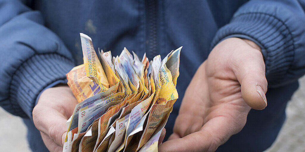 Die Schweizerische NAtionalbank dürfte letzte Woche wieder an den Devisenmärkten interveniert haben, um den Franken zu schwächen. Darauf lässt zumindest die Entwicklung der Sichtguthaben der Geschäftsbanken bei der SNB schliessen. (Symbolbild)