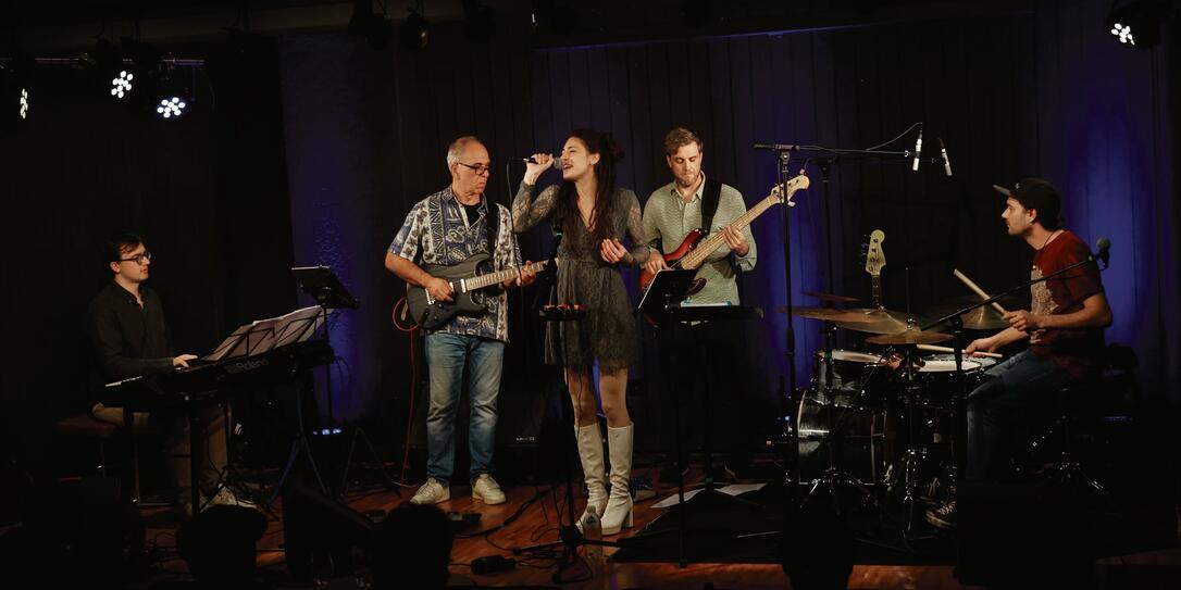 «EVE & THE MELTING MINDS»