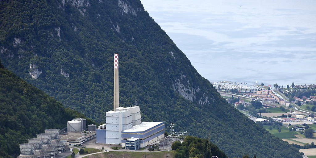 Auf der Anhöhe des ehemaligen Ölkraftwerks Chavalon im Unterwallis wird kein Gaskombikraftwerk gebaut. (Archivbild) Auf der Anhöhe des ehemaligen Ölkraftwerks Chavalon im Unterwallis wird kein Gaskombikraftwerk gebaut. (Archivbild)