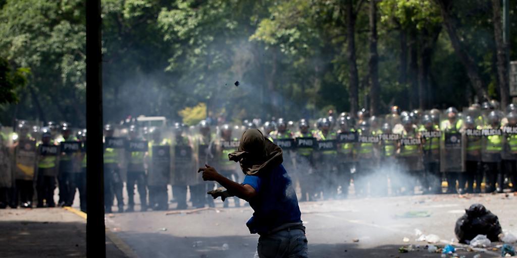Explosive Lage: In den vergangenen Tagen gab es immer wieder Proteste in Venezuela, weil es kaum noch Grundnahrungsmittel und Medikamente gibt.