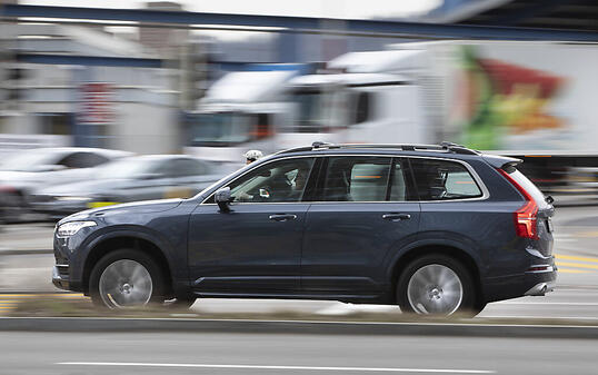 Eine starke Nachfrage nach seinen "Stadt-Geländewagen" hat Volvo ein gutes drittes Quartal beschert. (Archivbild)