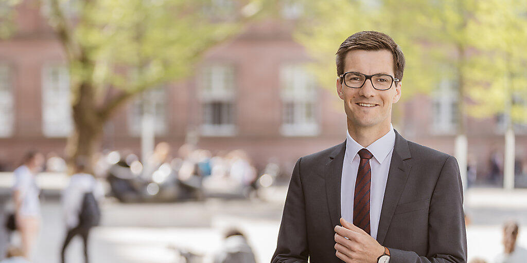 Der neue Oberbürgermeister von Freiburg, der Parteilose Martin Horn, wurde bei einer Wahlparty angegriffen und verletzt. (Archivbild)