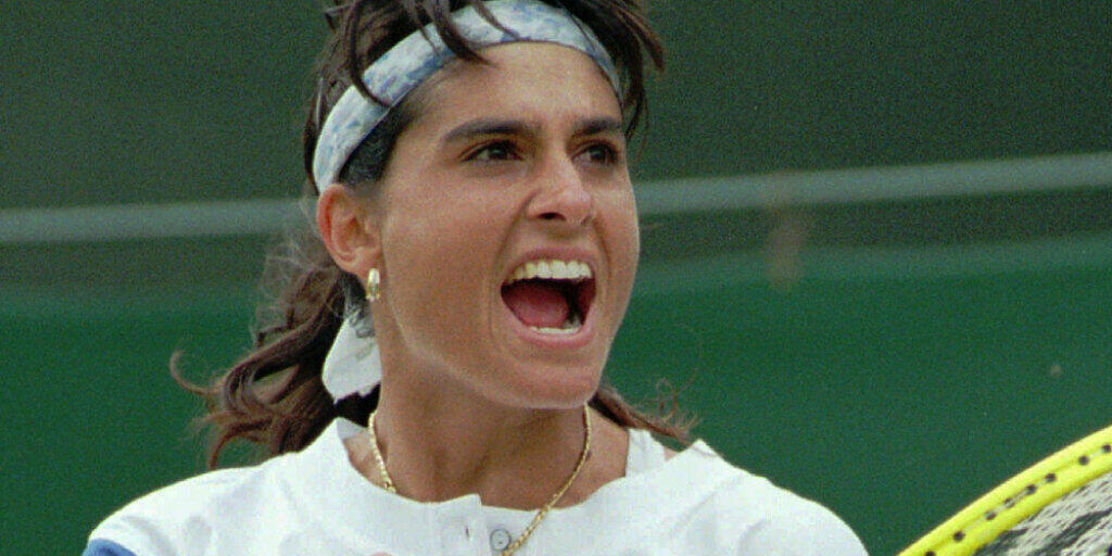 Die Argentinierin Gabriela Sabatini jubelt 1995 in Wimbledon über ihren Sieg in den Achtelfinals gegen die Amerikanerin Lisa Raymond
